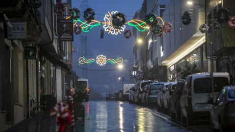 Las luces de Navidad ya brillan en Outes.