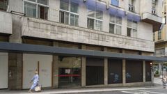 Edificio que albergaba la sede de la C�mara de Comercio de Ourense, entre la avenida de La Habana y Curros Enr�quez