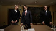Rueda, Lesmes y Gonz�lez Formoso, este martes en el pazo de Mari��n.