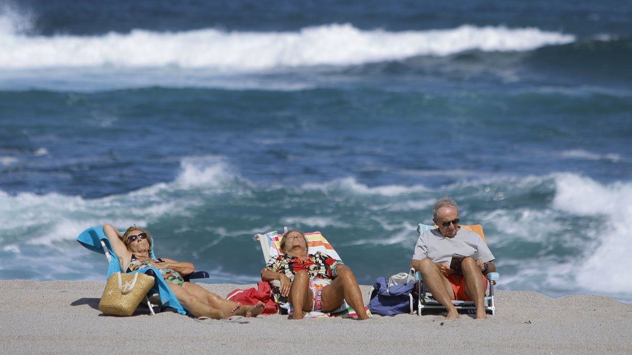Los problemas de salud en verano según la edad: «Podemos sentir hinchazón abdominal, pero se suele deber a una retención de líquidos»