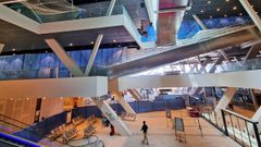 Interior de la nueva estaci�n ferroviaria de Vigo