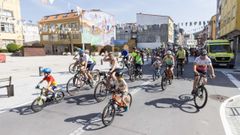 Los ciclistas partieron de la Praza do Concello.