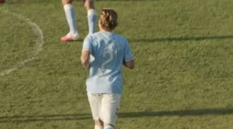 El futbolista del Celta Carl Starfelt, en el momento de saltar al c�sped frente al Sporting.