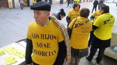 La Asociaci�n de Pais e Nais Separados rog� en julio al Parlamento gallego con 15.000 firmas que regulase en Galicia la custodia compartida pero no logr� su objetivo