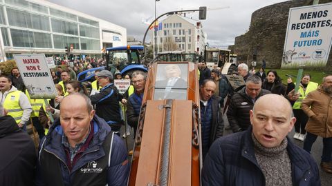 Protesta de miembros de Agromuralla y de Gandeiros da Suprema contra el acuerdo con Mercosur  