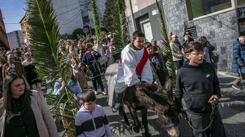 Imagen de la procesi�n del Domingo de Ramos en Ribeira.