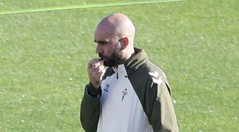 Claudio Gir�ldez, en un entrenamiento del Celta en la Cidade Deportiva Afouteza.
