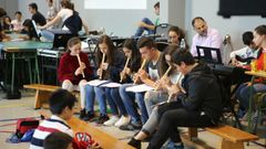 Concurso solidario Cantagalos en Mea�o