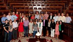 Otero, rodeado de vecinos y miembros del partido, en su paso por el Congreso en la anterior legislatura