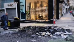 Contenedores calcinados en Alcalde Marchesi