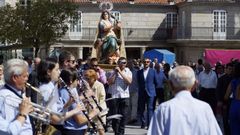 Procesin en las fiestas patronales de Xunqueira de Amba