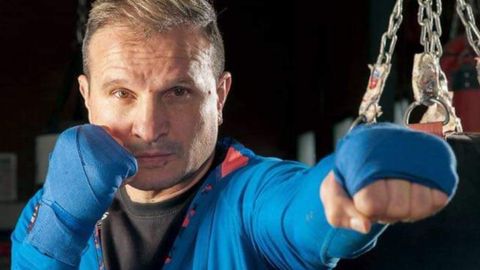 El boxeador Javier Castillejo ha sido campeón mundial de los pesos medios por la WBA, y anteriormente campeón mundial de los pesos superwelter por el WBC, siendo uno de los pocos boxeadores que ha poseído títulos de campeón del mundo en dos categorías diferentes