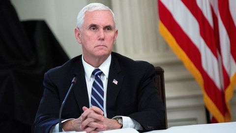 El vicepresidente Pence no guardará cuarentena y continuará trabajando