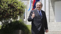 El embajador de Argentina en Espa�a�rinde homenaje a su padre en Ribadumia