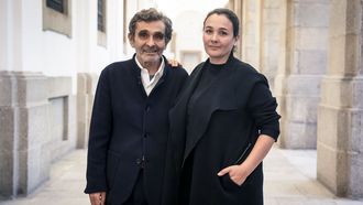 El dise�ador Adolfo Dom�nguez y la presidenta ejecutiva de Adolfo Dom�nguez, Adriana Dom�nguez, tras la presentaci�n del documental en el Museo Reina Sof�a