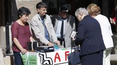Una mesa informativa de la asociaci�n Afamon en una calle de Monforte, en una imagen de archivo