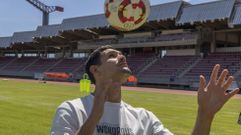 Ant�n Guisande, jugador del Compostela, minutos antes del entrenamiento de este mi�rcoles.