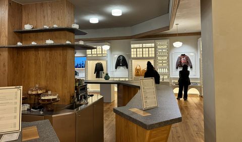 Vista general del interior del establecimiento de Juan Fl�rez