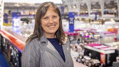 La escritora Claudia Pieiro en marzo en la Feria del Libro de Londres