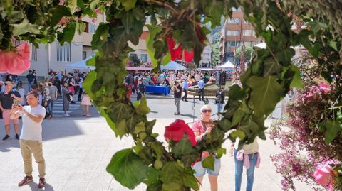 La Festa dos Maios de O Barco incluy una feria de artesana