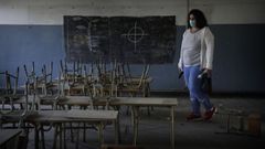 Los vecinos entran en la f�brica de armas