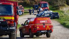 Efectivos de la Unidad Militar de Emergencias (UME) y de la Polica Nacional continan este mircoles con la bsqueda de los cuerpos de la mujer y de su beb desaparecidos en la provincia de Len en el ao 1987 en la balsa de una antigua mina de fluorita situada en Berbs, parroquia del concejo asturiano de Ribadesella