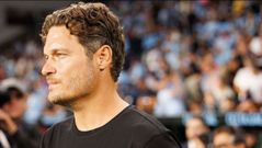 El entrenador del Athletic Club. Edin Terzic, durante el partido ante el Celta en Bala�dos.