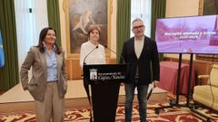 La alcaldesa de Gij�n, Carmen Moriy�n, en rueda de prensa en el Consistorio gijon�s, junto al concejal de Infraestructuras Urbanas y Rurales, Gilberto Villoria, y la directora general de Infrestructuras del Ayuntamiento de Gijon, Mar�a L�pez.