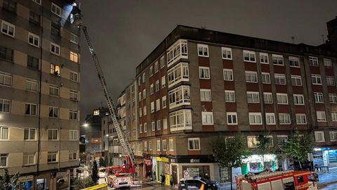 Intervención de los bomberos en la avenida de la Concordia