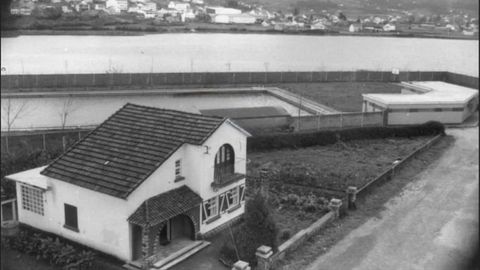 Construcci�n de la piscina de Xuvia