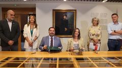 Firma del pacto por la lengua gallega entre el PP y el PSdeG, en el Parlamento de Galicia.