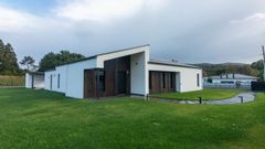 Vivienda unifamiliar construida en una parcela de Riocobo