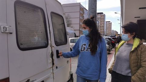 Patricia Mart�n, tesorera, y Sof�a Moreno, presidenta de Abierto Hasta el Amanecer
