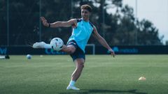 El jugador del Celta Pablo Dur�n, en un entrenamiento en la Cidade Deportiva Afouteza.