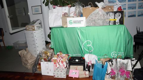 CENA BENEFICA ASOCIACION CONTRA EL CANCER DE PORTO DO SON EN EL CLUB NAUTICO DE PORTOSIN