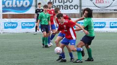 Juveniles. Este fin de semana se retom� buena parte de la actividad tras el par�n navide�o. En la imagen, los juveniles de Liga gallega del Berganti�os contra el San Tirso, ayer en As Eiroas. Los de Carballo recibieron 5 goles por uno que puso Samuel Porteiro, el 1-1, cumplido el primer cuarto de hora de juego. Los rojillos est�n en la primera mitad de la tabla
