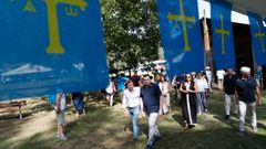 El presidente del Principado, Adri�n Barb�n, este domingo en San Tirso de Abres.