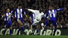 Juan Carlos Valer�n y Mauro Silva, en una acci�n con Makelele durante la final de Copa del Rey del 2002.