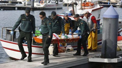 Muere un pescador deportivo en Xove y su compa�ero ha sido rescatado del mar