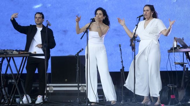 Baiuca, � esquerda, durante un dos seus concertos.