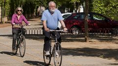 Domecq y Caete, en un paseo en bicicleta por las calles de Jerez de la Frontera en el 2014. 