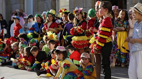 Desfile de carnaval del conservatorio de Ribadavia.En Ribadavia, el desfile de entroido combin disfraces y mucha msica. Estaba protagonizado por los integrantes del conservatorio