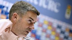 El entrenador del Real Oviedo, Luis Carrin