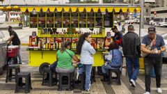 Un puesto de comida en Caracas.