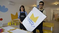 Miriam Rapado y Oliver A��n est�n al frente del proyecto Piedra Papel, un espacio creativo para ni�os en la avenida de Oza