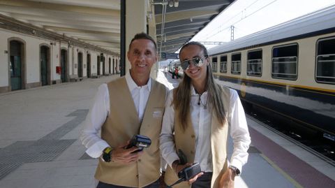 Juan Francisco Lebrero y Natalia Hern�ndez, los dos madrile�os que trabajan como revisores del Galaico Expreso