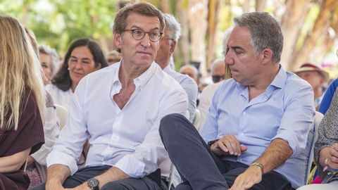 Feijoo y Bendodo durante un acto electoral de las elecciones andaluzas el pasado mes de mayo