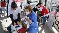 Maricarmen V�zquez, en primer t�rmino, una de las asistentes al curso de Cruz Roja
