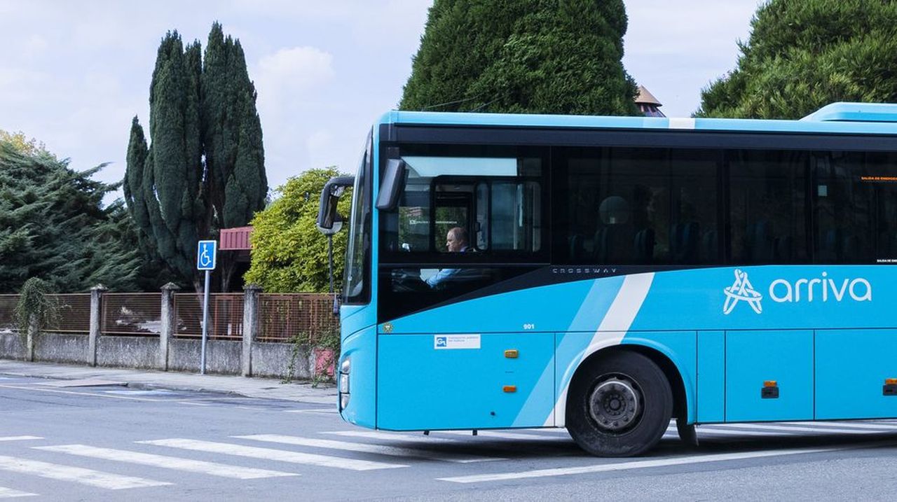 Rechazada en el Parlamento la propuesta del transporte entre Carballo y el Chuac