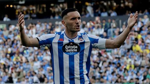Lucas P�rez, durante un partido de la pasada temporada
